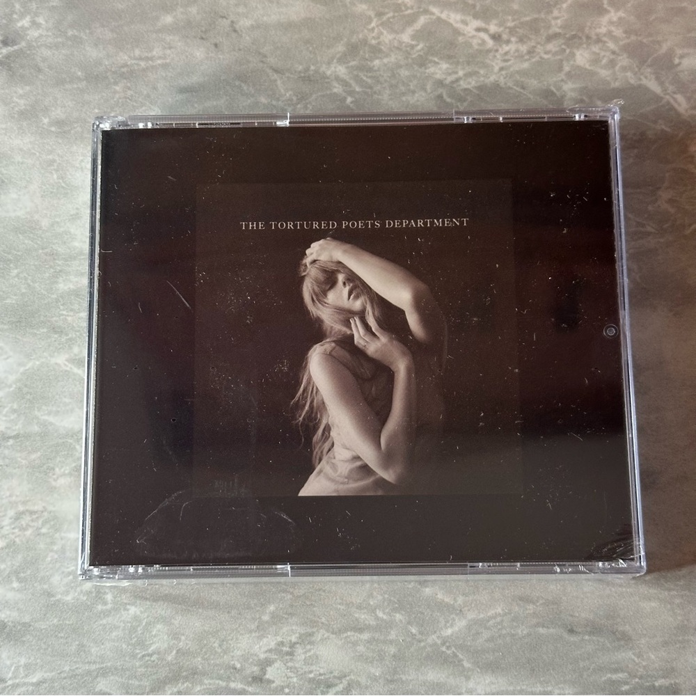 New‎ Taylor Swift The Black Dog Deluxe CD Set